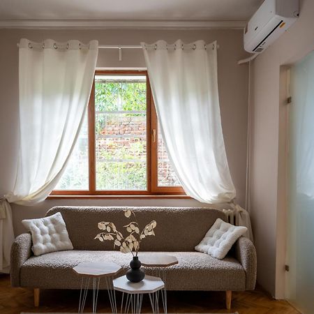 Beautiful Two-Bedroom Apartment In City Center ソフィア エクステリア 写真